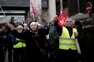 Παρίσι: Στους δρόμους βγαίνουν και πάλι τα Κίτρινα Γιλέκα