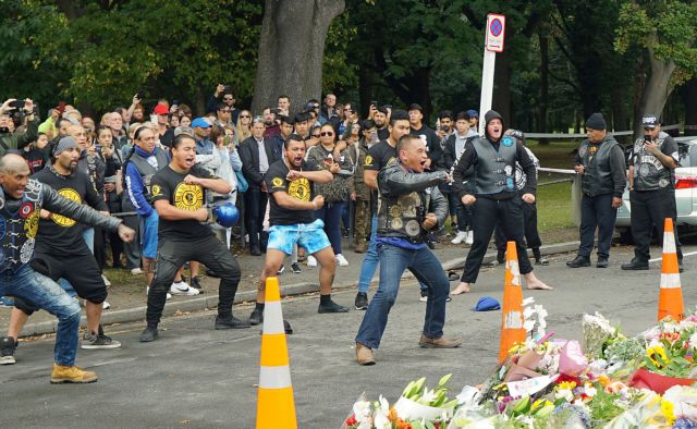 Νέα Ζηλανδία: Πενθούν με άγριο, τελετουργικό χορό