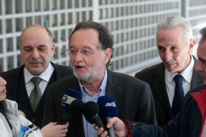 Ρουκέτες Λαφαζάνη κατά Τσίπρα: Αγύρτης και αμοραλιστής – Πολιτικές διώξεις κατ’ εντολήν Μαξίμου