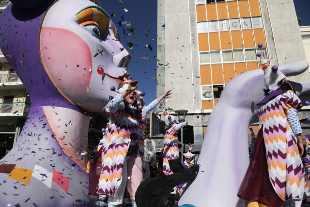 Πατρινό καρναβάλι: Τα εντυπωσιακά άρματα των 40.000 καρναβαλιστών