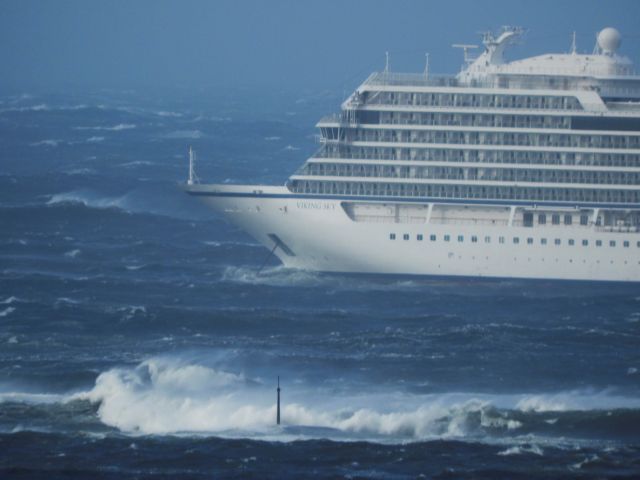Νορβηγία: Συνεχίζεται η εκκένωση του κρουαζιερόπλοιου – έχουν διασωθεί 440 επιβάτες
