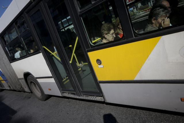 Σύγκρουση λεωφορείων στο Αιγάλεω