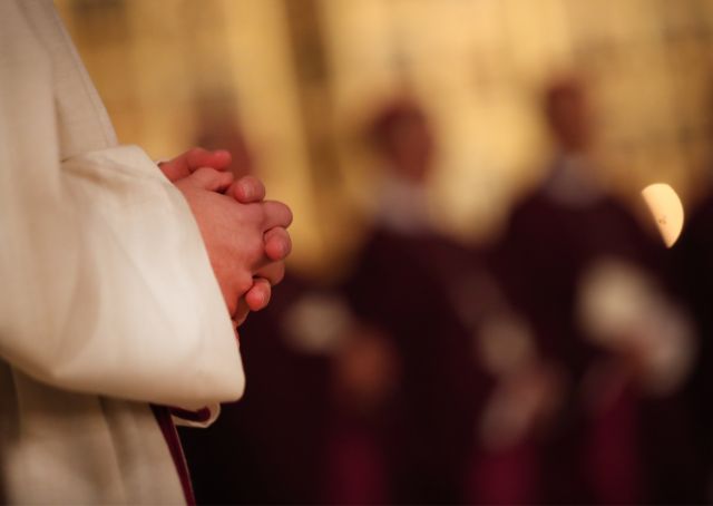 Χιλή: Η Ρωμαιοκαθολική Εκκλησία θα αποζημιώσει θύματα κακοποίησης