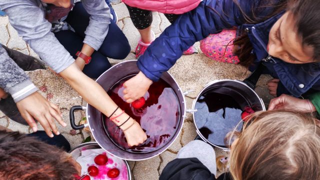 Πώς θα βάψεις αβγά με τα παιδιά σου