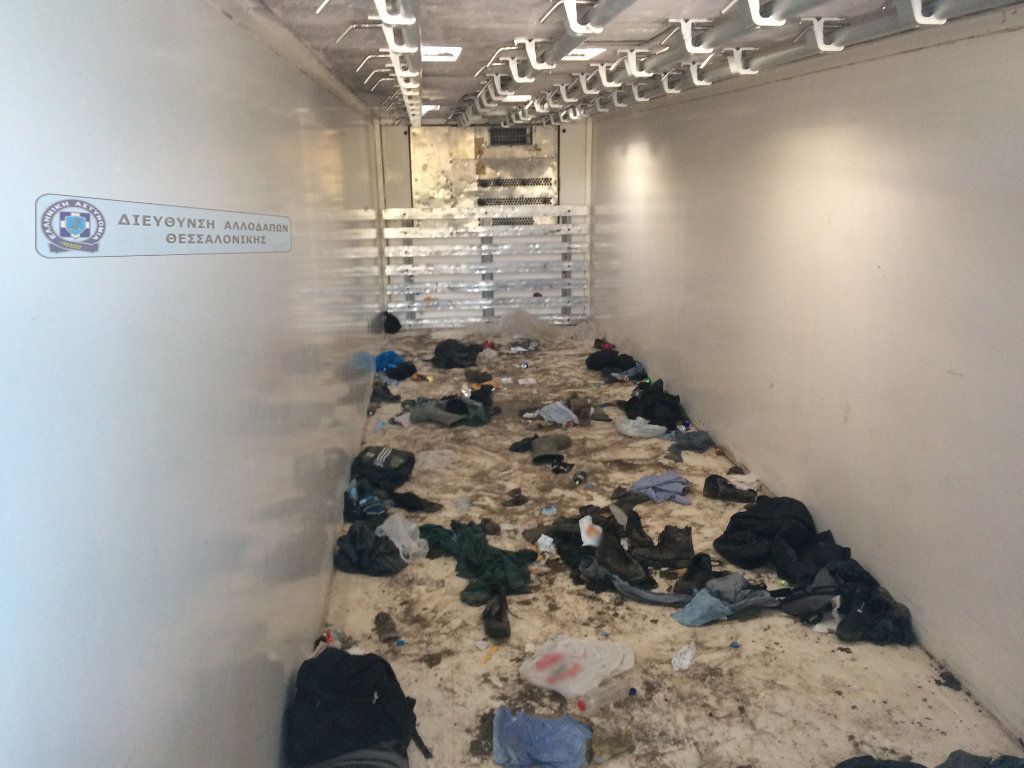 Θεσσαλονίκη: Εκρυβε 59 μετανάστες σε κρύπτη φορτηγού