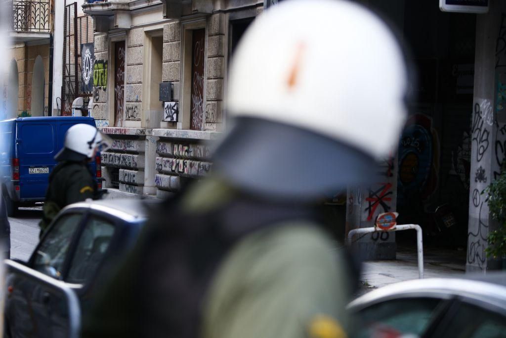 Νέα επιχείρηση της ΕΛ.ΑΣ. σε υπό κατάληψη κτίρια στη… Μονμάρτη της Αθήνας