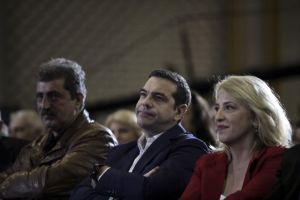 Καταρρέει η Δούρου στην περιφέρεια – Τρέχουν να σωθούν στον ΣΥΡΙΖΑ