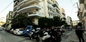 Τραγωδία στον Νέο Κόσμο: Γιατί η 44χρονη έριξε το κοριτσάκι της στο κενό και αυτοκτόνησε