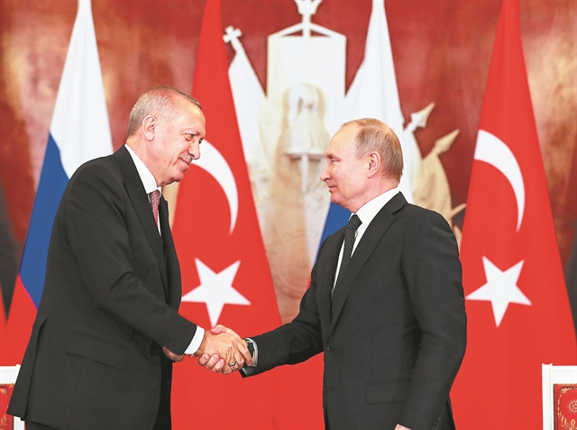 Οι Ουκρανοί βάζουν στο μικροσκόπιο τις σχέσεις Αγκυρας και Μόσχας