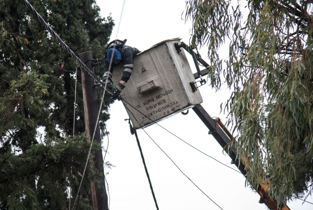 Χωρίς ρεύμα πολλές περιοχές στην Αττική