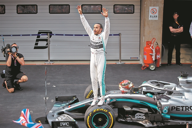 Πρώτος, άνετος και… χιλιοστός!