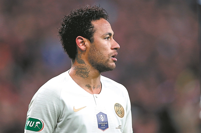 Πολλά χτυπήματα για την Παρί