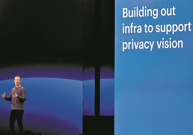 Στροφή του Facebook στα προσωπικά μηνύματα