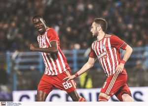 Με όλα τα φύλλα ανοιχτά