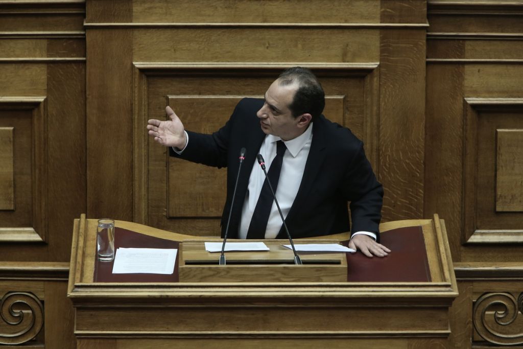 Πυρά Σπίρτζη κατά εκπαιδευτών για τη μη διεξαγωγή εξετάσεων οδήγησης