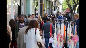 Πώς θα λειτουργήσουν τα καταστήματα τη Μεγάλη Παρασκευή
