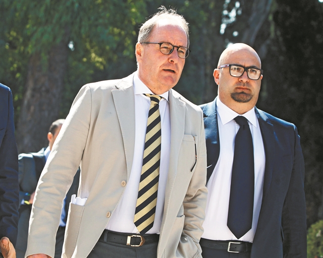 «Διώξτε τον Γκαγκάτση»!