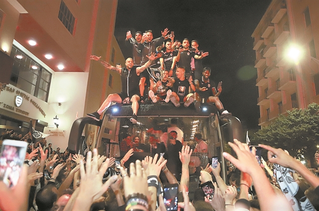 Θέλουν να πανηγυρίσουν στον δρόμο!