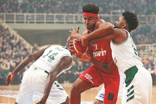 Αιώνιοι στα χαρακώματα