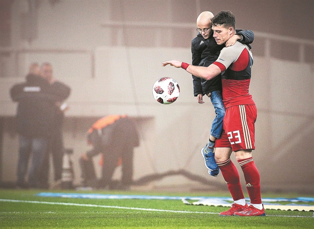 Πρωταθλητής και στα κοινωνικά γήπεδα