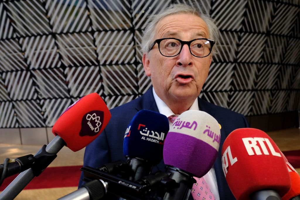 Ξεκάθαρο μήνυμα Γιούνκερ σε Μέι: Καμία άλλη παράταση στο Brexit