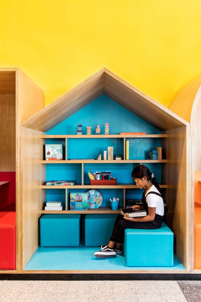 Hayarden: Ένα πολύχρωμο, πρότυπο σχολείο για προσφυγόπουλα