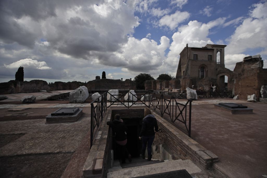 Εντυπωσιακές φωτογραφίες από το παλάτι του Νέρωνα