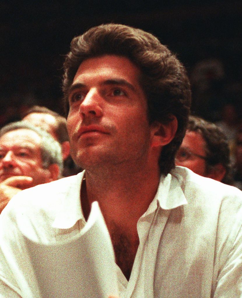 Τζον Κένεντι Τζούνιορ: Forever young