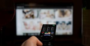 Εκανε αγωγή στους γονείς του γιατί του πέταξαν τη συλλογή πορνό του