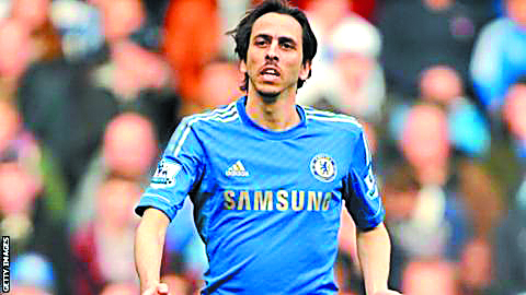 Ο Μπεναγιούν κρεμάει τα παπούτσια του