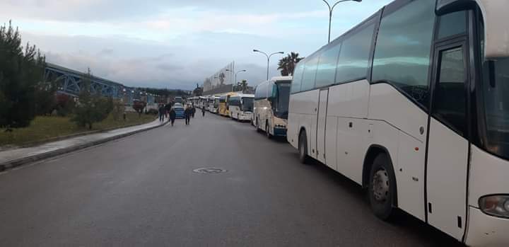 Το Twitter «γλεντάει» με τα πούλμαν του Τσίπρα στο Γαλάτσι