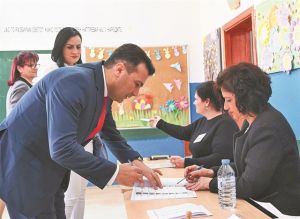 Σε β’ γύρο για πρόεδρο στα Σκόπια