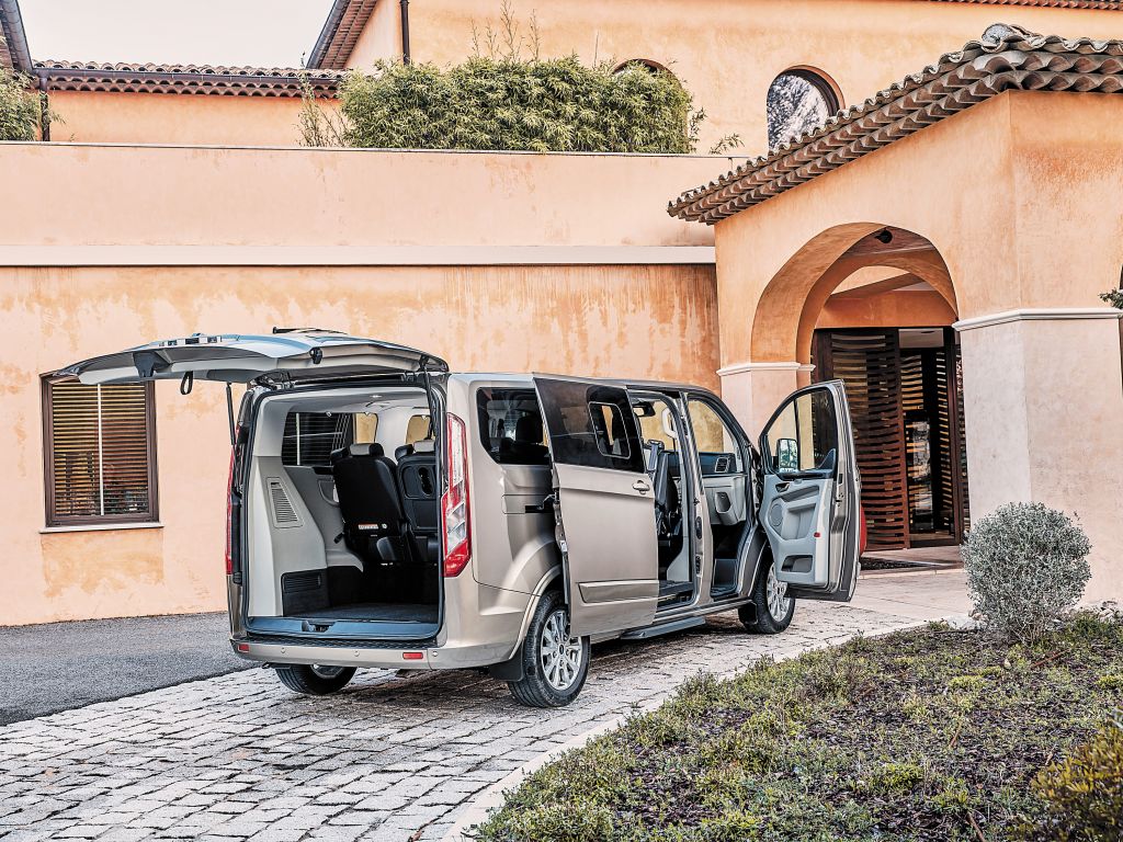 Το υβριδικό Tourneo με μηδενικές εκπομπές ρύπων