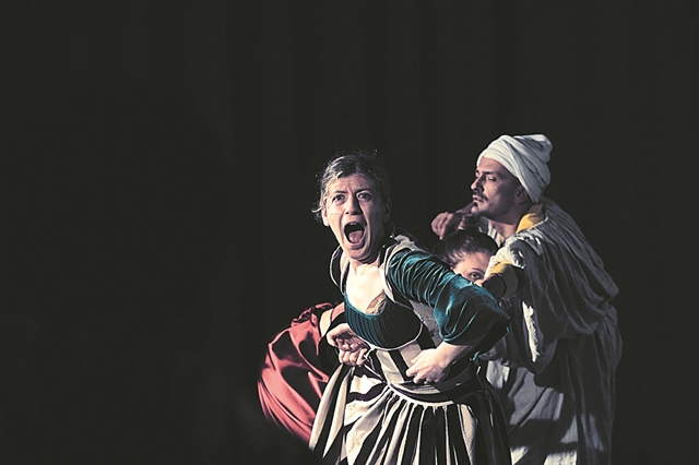 Η Ελισάβετ Α’ πέρα από τον θρόνο