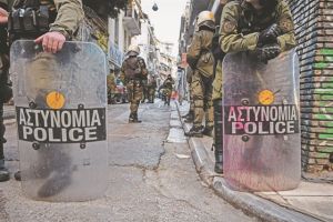 Χωρίς τέλος η «μάχη» των Εξαρχείων