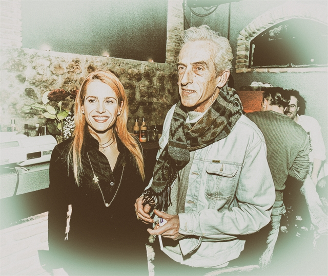 Μετέωρος στη σκιά τού εαυτού του