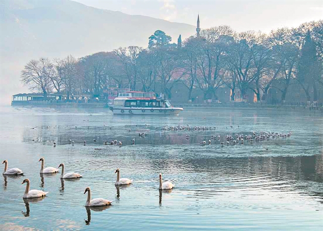 Στις όχθες της Παμβώτιδας