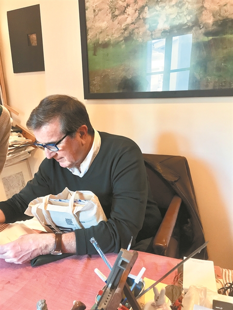 «Η έκδοση ενός βιβλίου είναι ερμηνεία»