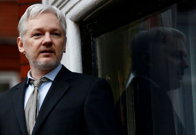 WikiLeaks: Ο Ασάνζ θα διωχθεί βιαίως από την πρεσβεία του Ισημερινού στο Λονδίνο