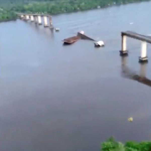Βραζιλία: Πλοίο – πορθμείο έπεσε πάνω σε γέφυρα