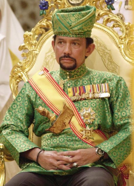 Σουλτάνος του Μπρουνέι: Η αμύθητη περιουσία του και ο αποτρόπαιος νόμος για τη σαρία