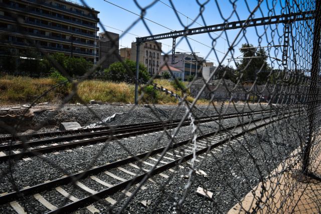 Εκτροχιάστηκαν βαγόνια του προαστιακού – τραυματίστηκαν επιβάτες