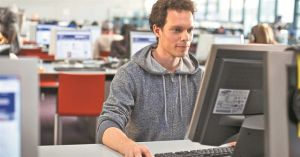 Πάνω από 4.500 μόνιμες θέσεις μετά το Πάσχα