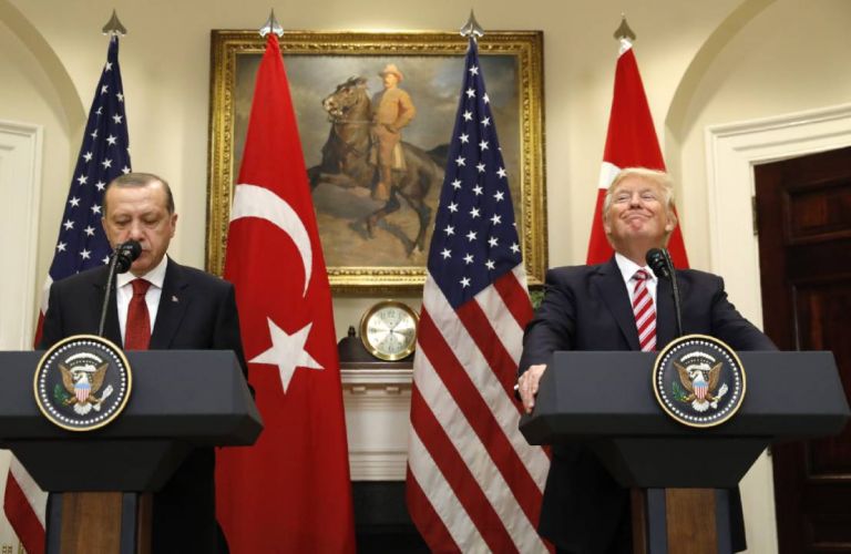 Τι κρύβει η σύγκρουση ΗΠΑ - Τουρκίας και τι σημαίνει για την περιοχή | tanea.gr