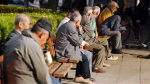 Συντάξεις: Δημογραφική βόμβα 1,3 δισ. ευρώ το χρόνο