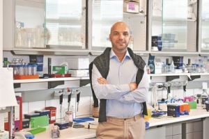 Ο Ελληνας καθηγητής που εξερευνά τα μυστήρια του ανοσοποιητικού συστήματος