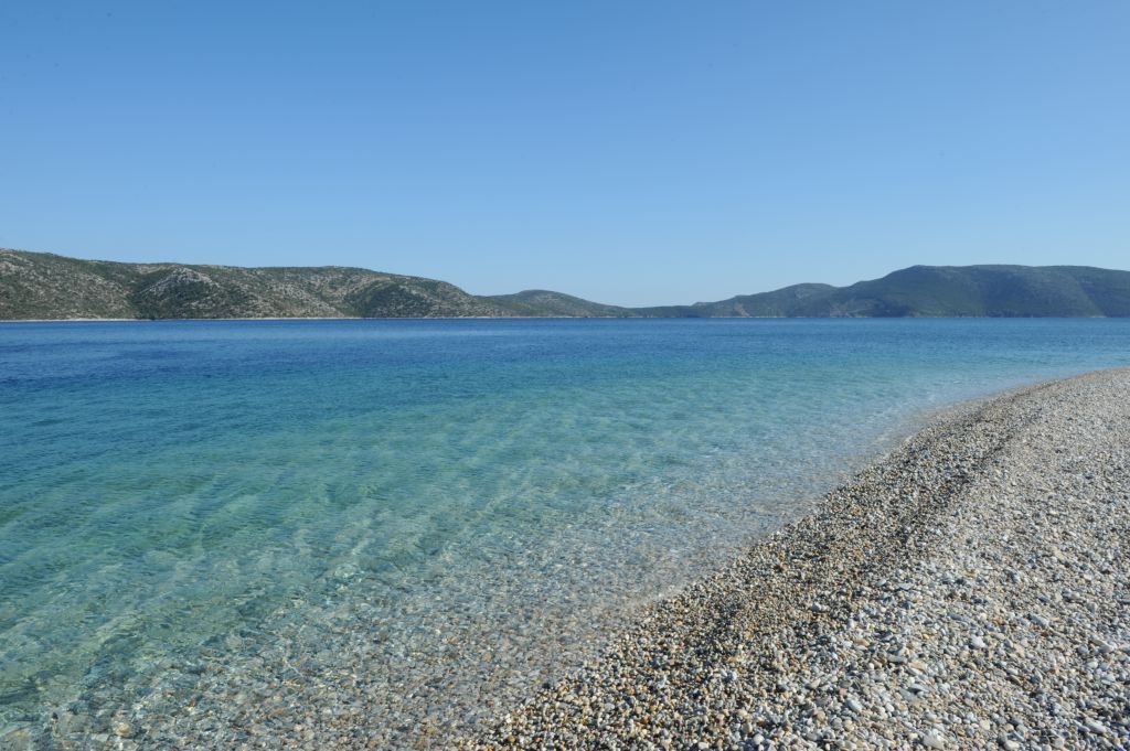Υποθαλάσσιο μουσείο για καταδύσεις το ναυάγιο της Περιστέρας