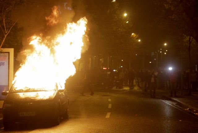 Άγρια επεισόδια και χημικά στην Αλβανία – Αρκετοί τραυματίες