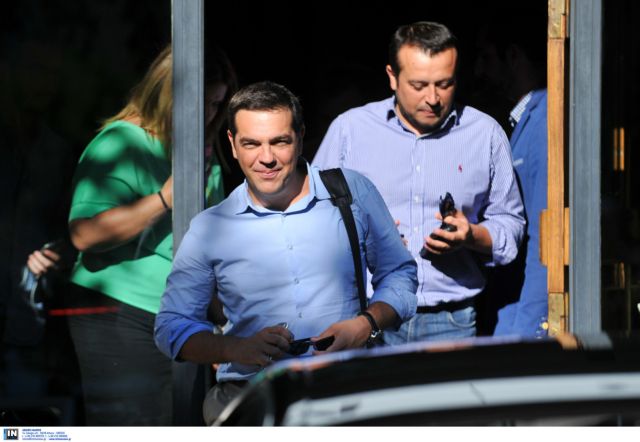 Government rocked by Petsitis affair, Pappas dissociates himself from schoolmate