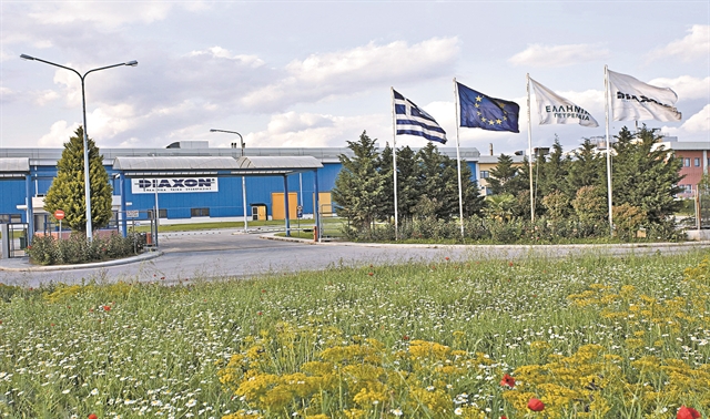 Διπλωματούχοι πολιτικοί μηχανικοί και ηλεκτρολόγοι